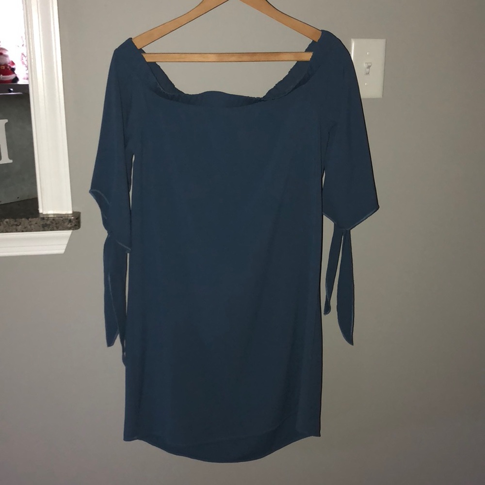 BarIII Off the shoulders dress